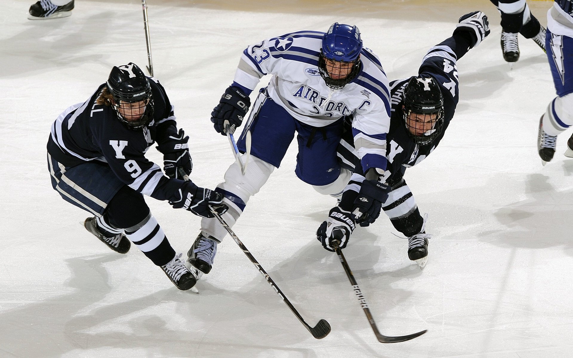 Kering-篮板保护和快攻发起的时机关系，篮球快攻防守  第1张