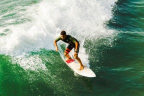 开云体育APP下载-“滑轮赛：新兴选手以惊艳表现打破传统束缚”